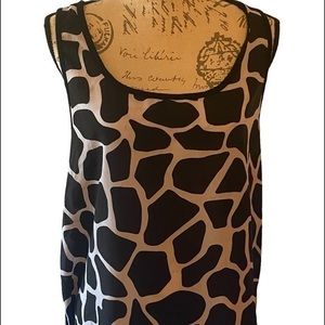 August Silk Black and White geometric design Size XL